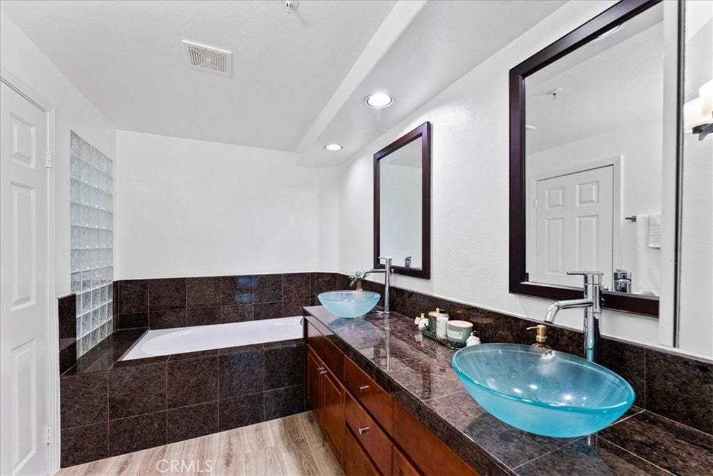 2253 Martin 207, Irvine CA 92612 - Photo 17