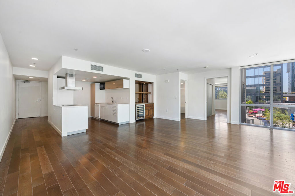 901 S Flower Street 601