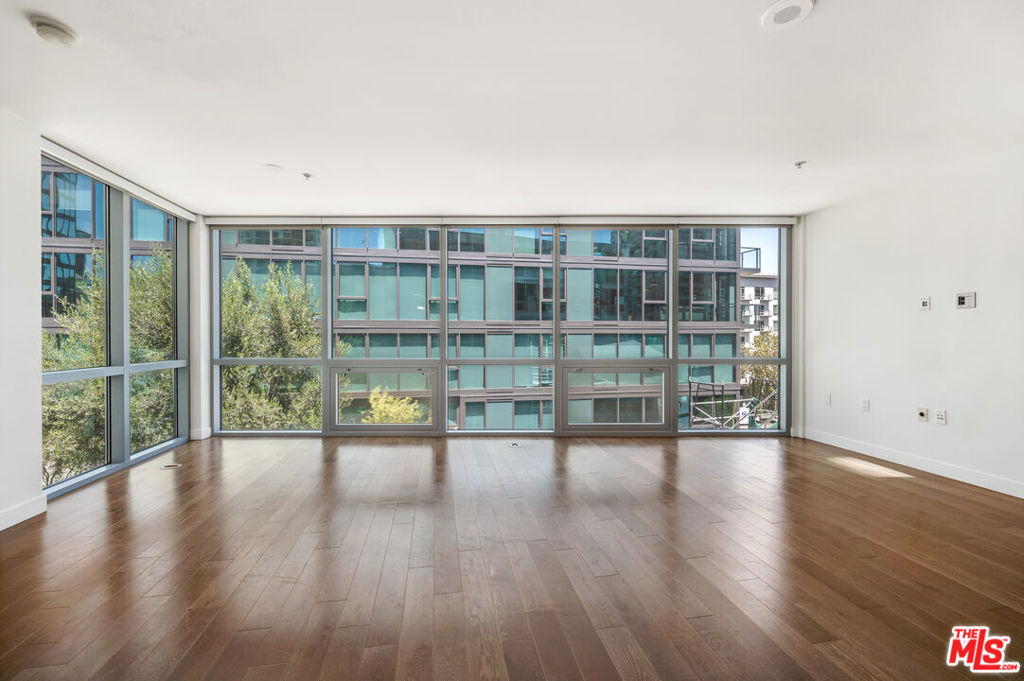 901 S Flower Street 601