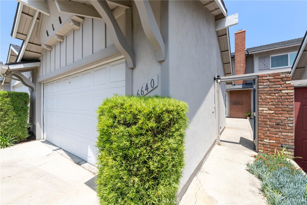 Beautifully remodeled and move-in ready, this spacious 4-bedroom, 3.5-bath home offers comfort, flexibility, and stylish upgrades throughout. A rare downstairs bedroom with its own en-suite full bath and private slider entrance makes an ideal guest suite, home office, or multigenerational space.
Step inside to find brand-new LVP flooring throughout the main level, plush new carpeting upstairs, and a fresh, modern look with updated paint throughout the home. The kitchen shines with new countertops, stainless steel appliances, and energy-efficient LED lighting. Bathrooms have also been tastefully upgraded with new vanities and fixtures.
Enjoy two separate outdoor areas designed for relaxing or entertaining: a private front entry atrium and a generously sized backyard patio that opens directly to a lush, expansive greenbelt—perfect for enjoying the outdoors with added privacy.
Additional highlights include a newer HVAC system and water heater, ensuring comfort and efficiency year-round. With thoughtful updates and a flexible layout, you will want to make sure you check out this home in the desirable and sought-after Fairgreen community!
If you are not familiar with Fairgreen, it is one of Orange County’s least dense PUD Communities; 32+ acres consisting of parks, greenbelt, 5 playgrounds, 3 pools, 2 tennis courts, basketball courts, a softball backstop & open field, horseshoe, direct access to the El Cajon Walking Trail & OC Bike Loop, & more! Fairgreen also feeds into great Pla-Yorba Linda Schools including sought-after Glenknoll Elementary & Esperanza High School! Fantastic shopping surrounds you, including Yorba Linda Towne Center & Savi Ranch! And because the Fairgreen community is a PUD rather than a condo community, FHA & VA loans are welcome! 6640 Bridle Circle; You Will LOVE Living Here!