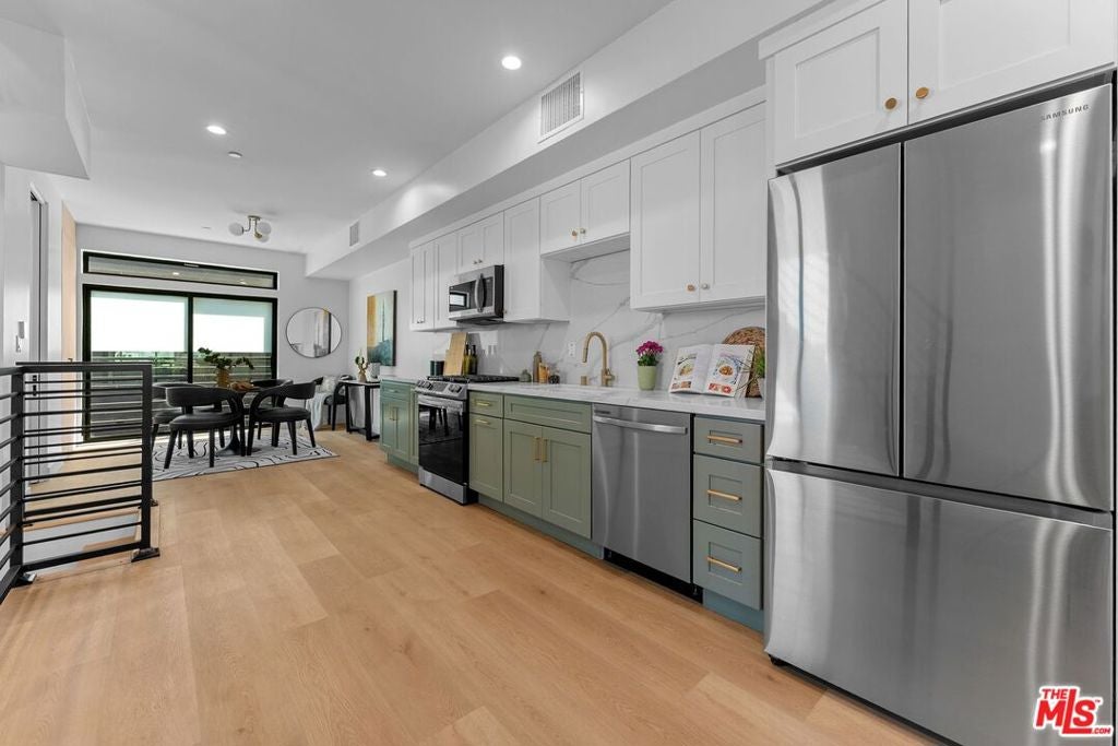 5443 1/2 Blackwelder Street, Los Angeles CA 90016