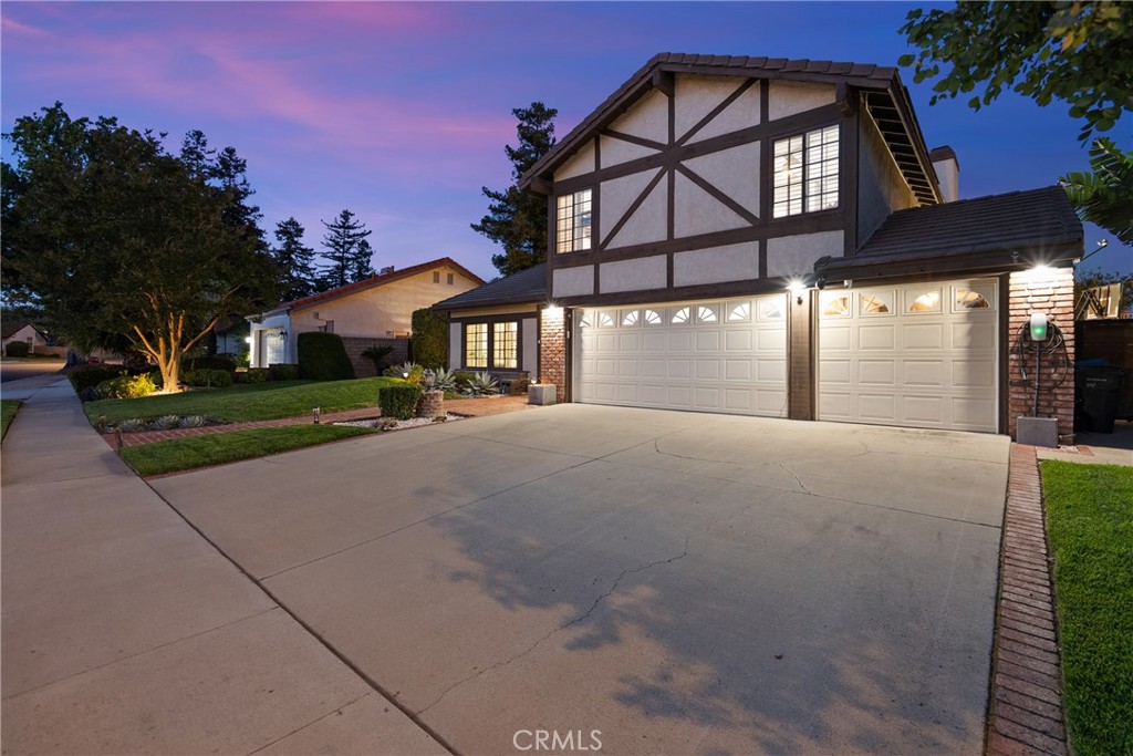 2704 Lemon Dr