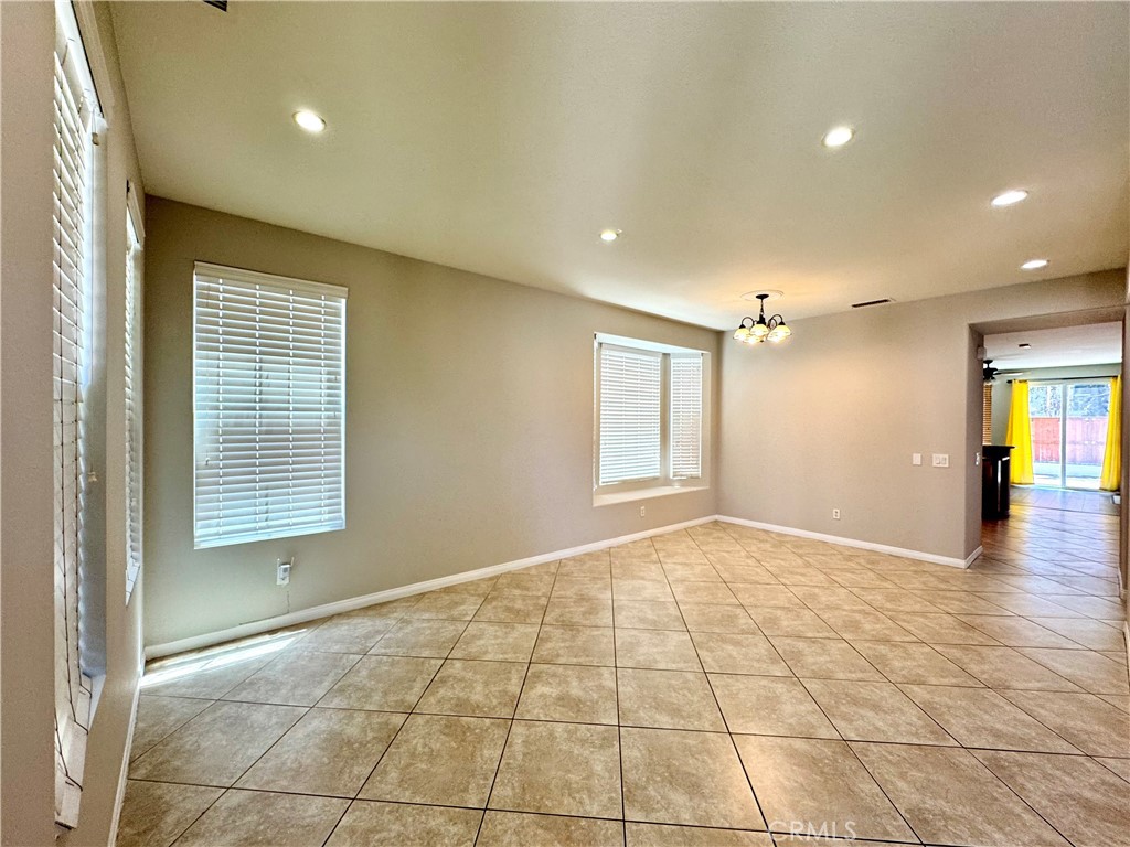 17068 Camino Galvez