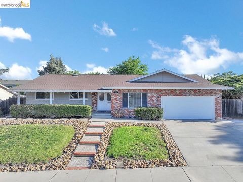 Photo of 233 Marble Dr Dr, Antioch, CA 94509 (MLS # 41133043)