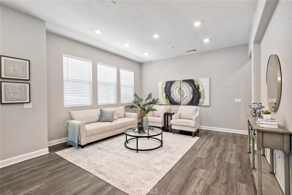 1097 Delpy View