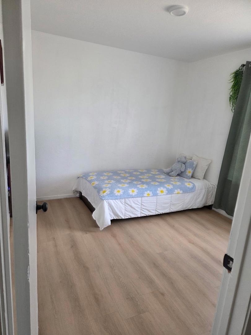 515 N Santa Monica Street