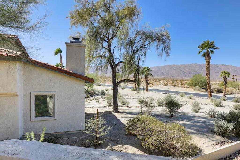 1618 Las Casitas Dr