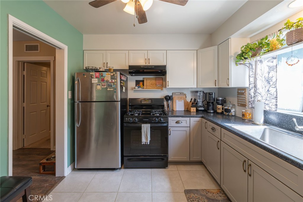 5270 E Anaheim Unit 2 Street