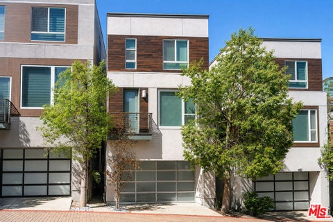 Photo of 6749 Gill Way, Los Angeles, CA 90068 (MLS # 26893477)
