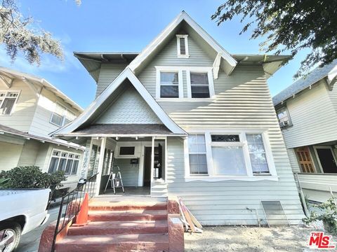 Photo of 1196 W 36th Street #1196, Los Angeles, CA 90007 (MLS # 26658315)