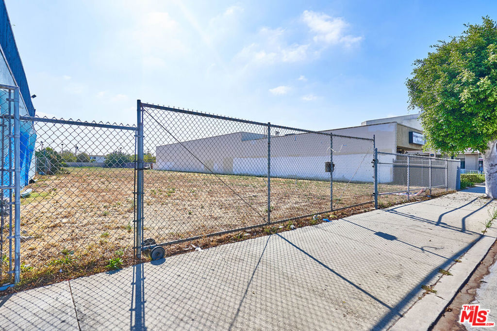 15930 S Western Avenue