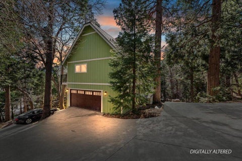 Photo of 27282 Bernina Drive, Lake Arrowhead, CA 92352 (MLS # 219155063DA)