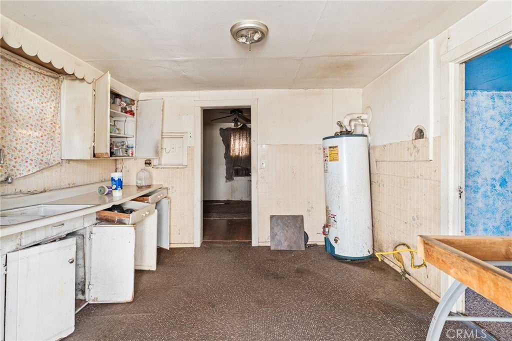 242 W 28th St