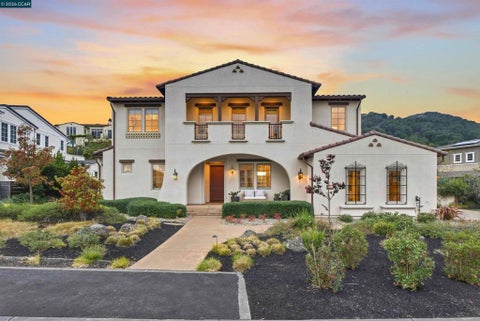 Photo of 26 Coffee Berry Lane LN, Orinda, CA 94563 (MLS # 41148791)