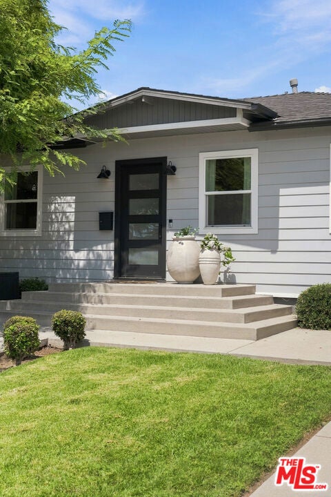 6417 W 83rd Street, Los Angeles CA 90045