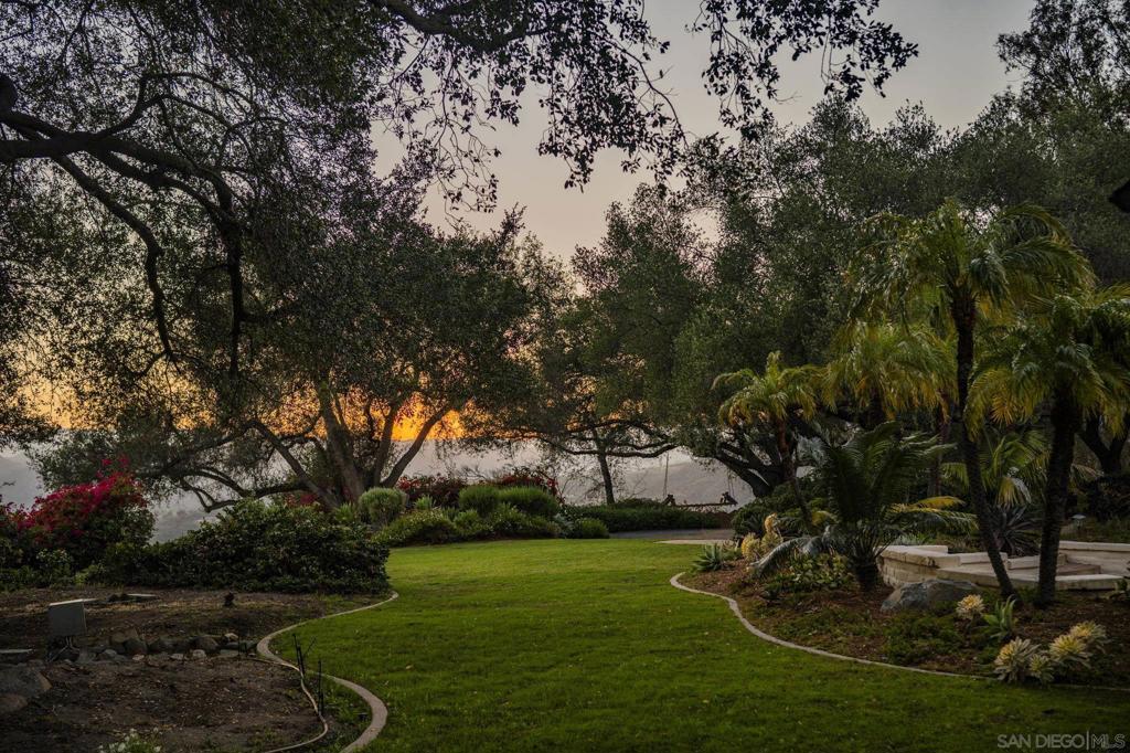 2825 Vista Del Rio
