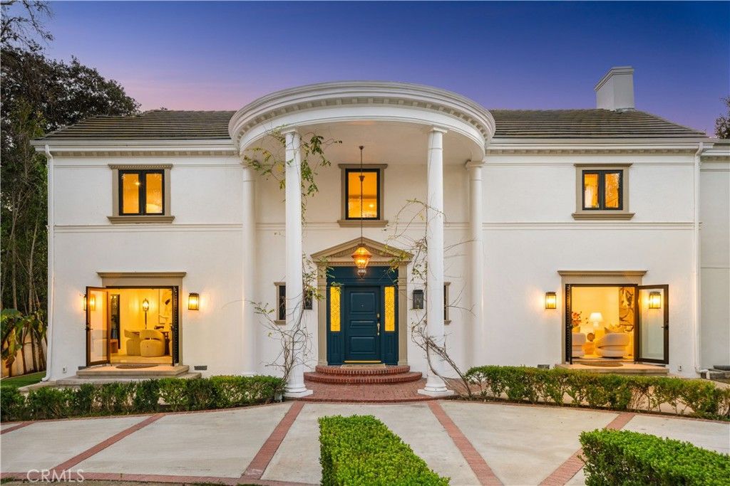 Photo of 701 Trenton Dr, Beverly Hills, CA 90210 (MLS # OC26018940)