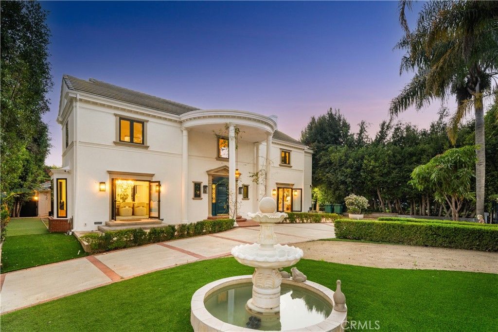 Photo of 701 Trenton Dr, Beverly Hills, CA 90210 (MLS # OC26018940)