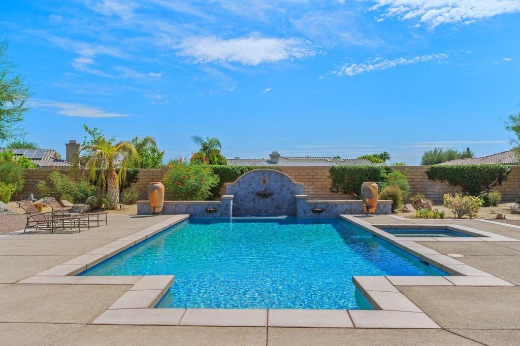 50 Oakmont Drive