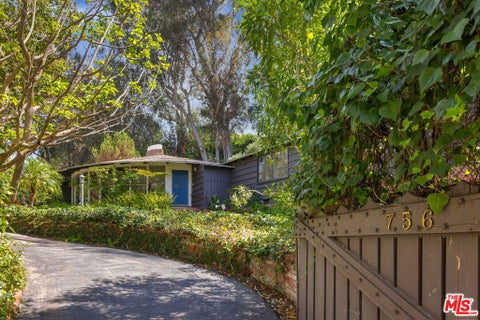 Photo of 756 Kingman Avenue, Santa Monica, CA 90402 (MLS # 26833519)