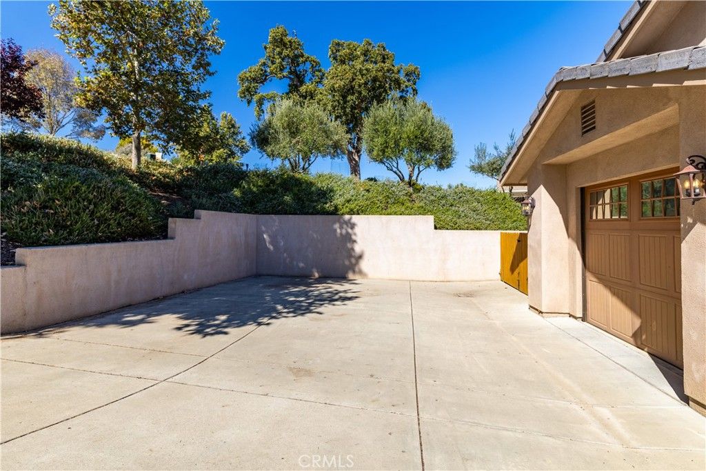 Photo of 9938 Flyrod Dr, Paso Robles, CA 93446 (MLS # NS25241838)