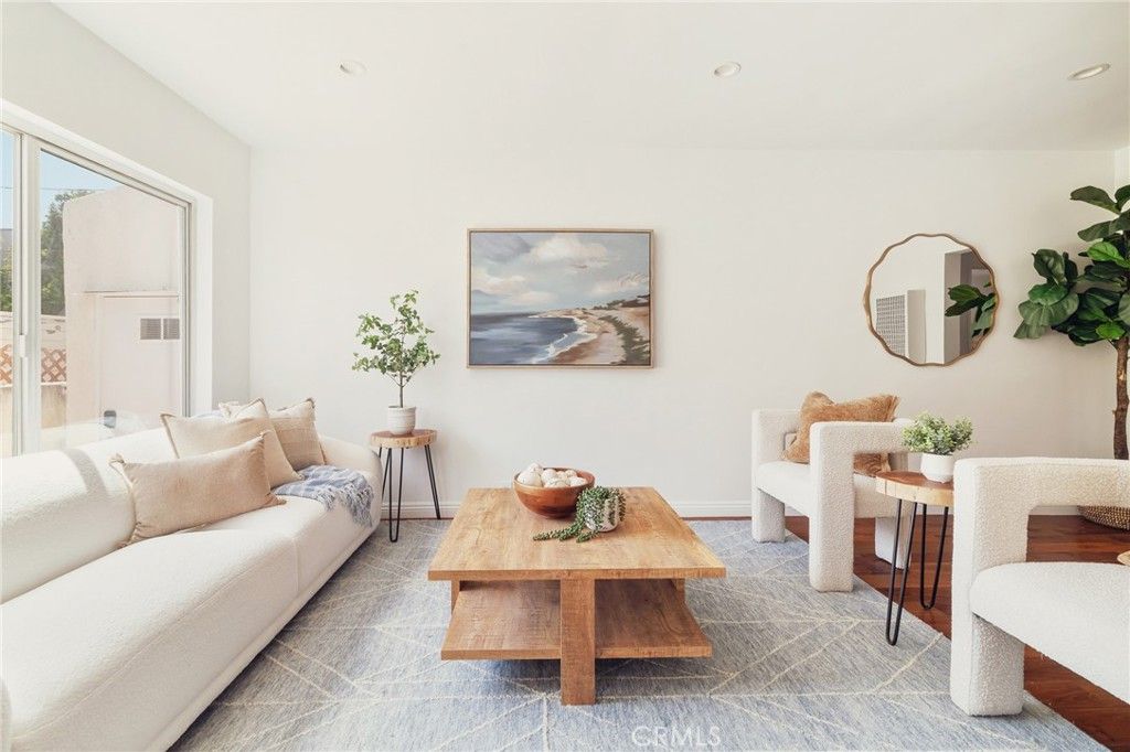 Photo of 1918 11th Street #D, Santa Monica, CA 90404 (MLS # SR25187510)