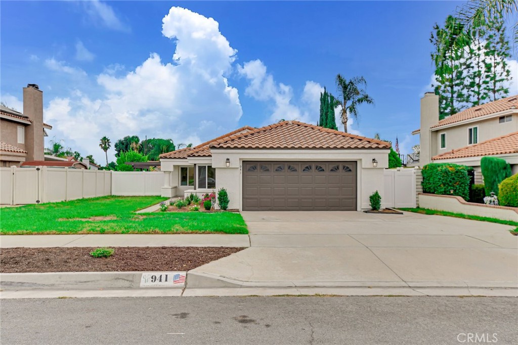 941 Kensington Drive