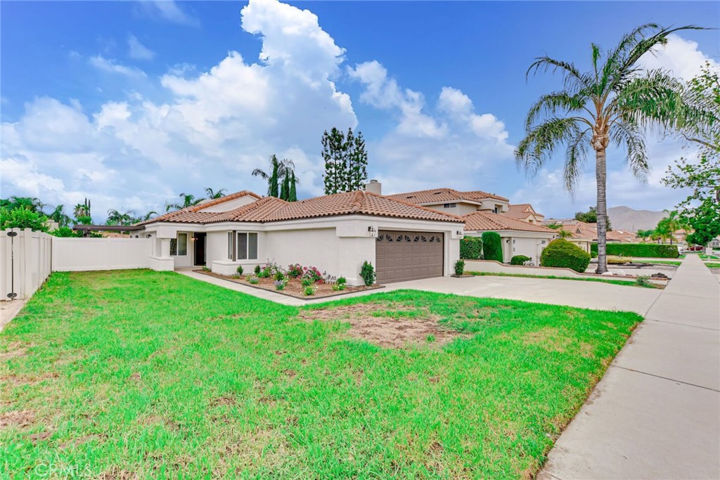 941 Kensington Drive