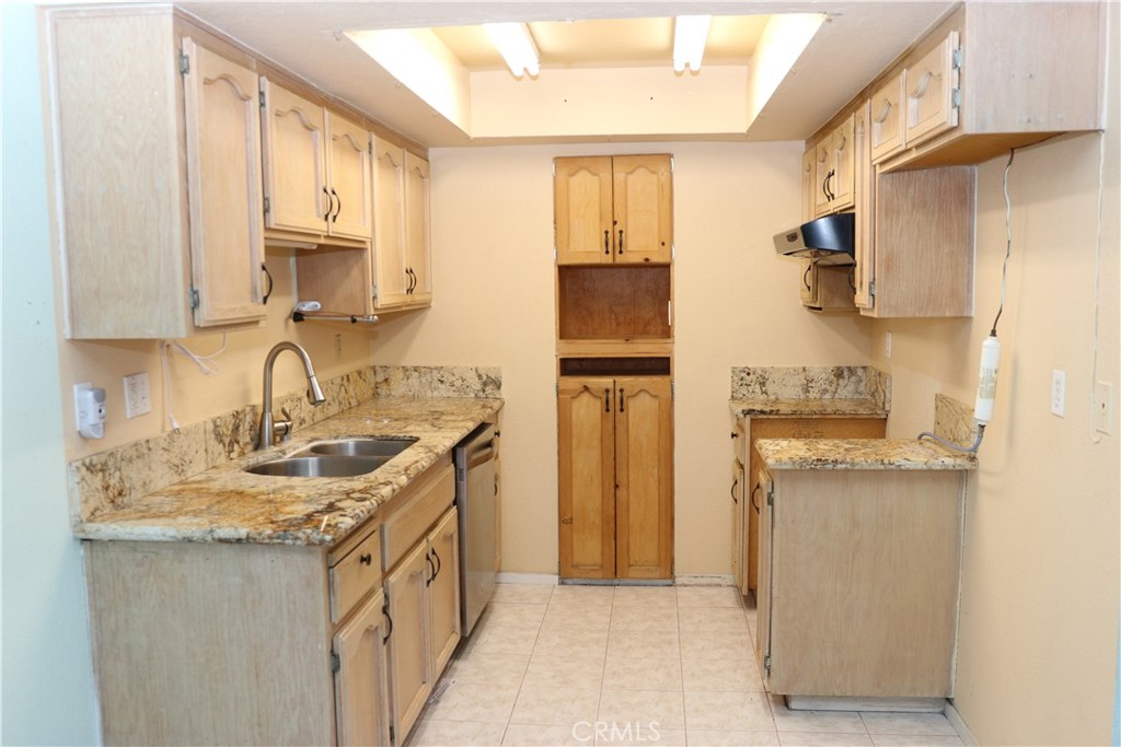 601 S Euclid Street 4