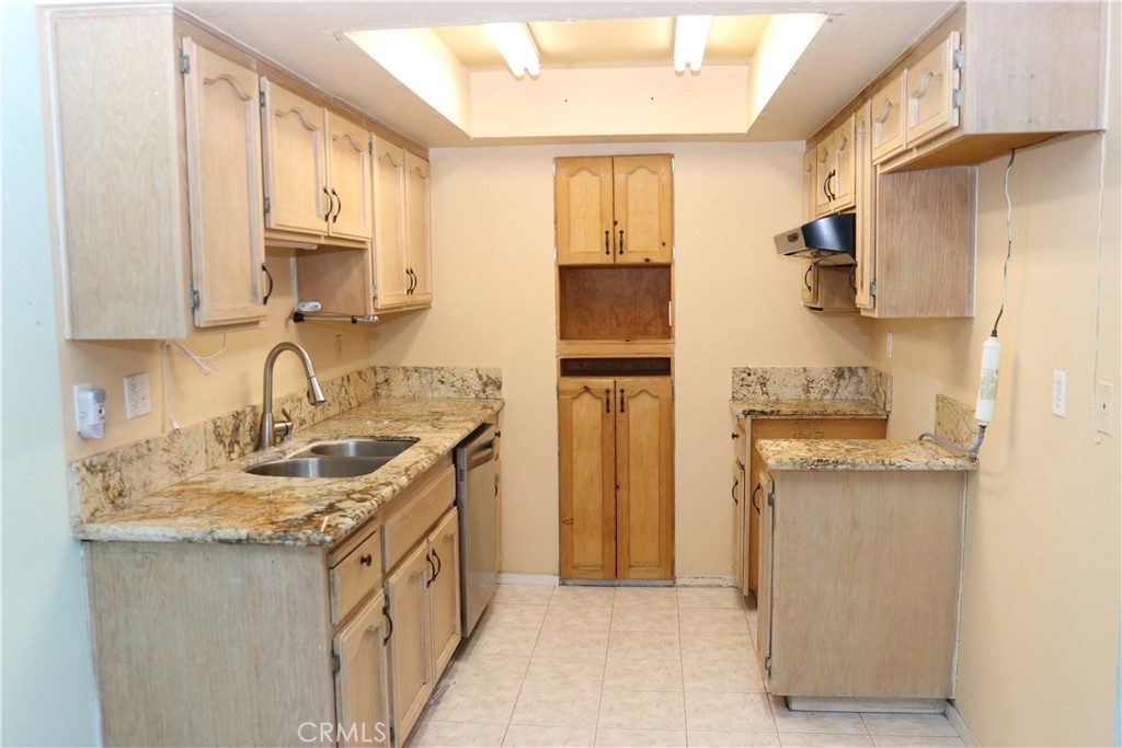 601 S Euclid Street 4