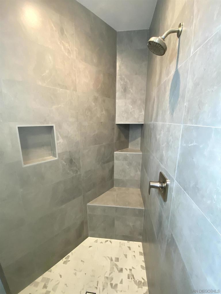 La Costa - Residential Lease
