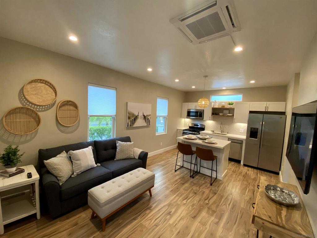 La Costa - Residential Lease