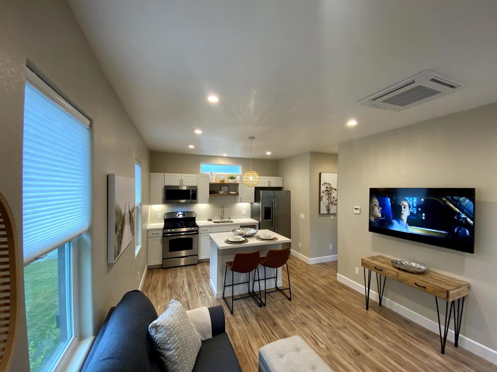 La Costa - Residential Lease