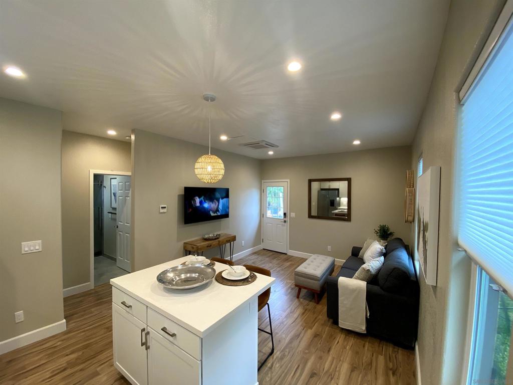 La Costa - Residential Lease