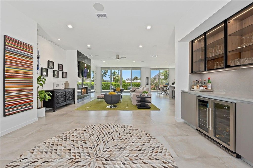 Photo of 47090 Amir Drive, Palm Desert, CA 92260 (MLS # TR25218615)