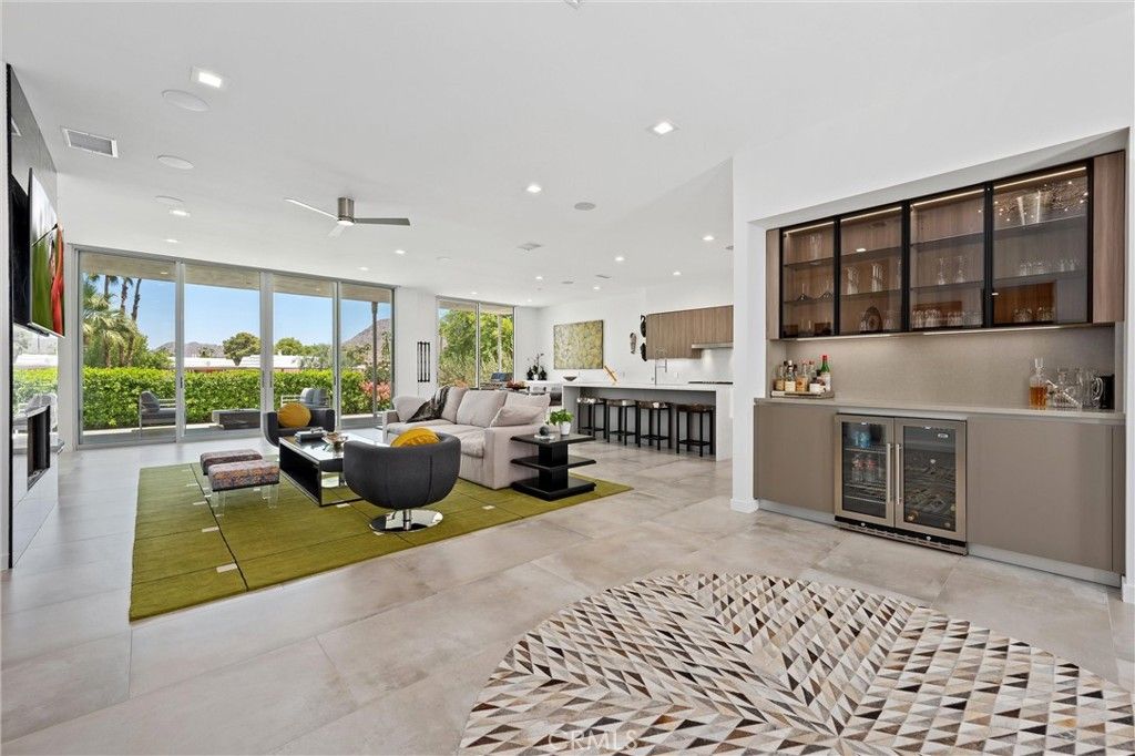 Photo of 47090 Amir Drive, Palm Desert, CA 92260 (MLS # TR25218615)