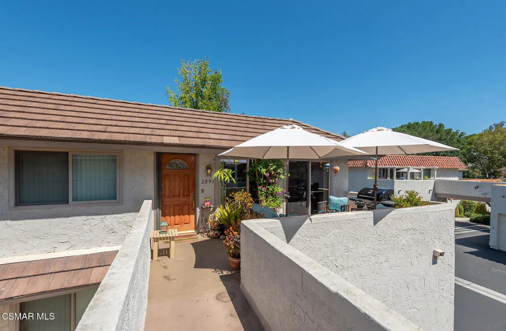 Westlake Village, California 91361, United States, 2 Bedrooms Bedrooms, ,1 BathroomBathrooms,Residential,Active,205756