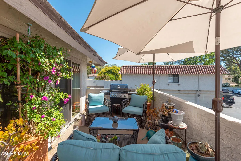 Westlake Village, California 91361, United States, 2 Bedrooms Bedrooms, ,1 BathroomBathrooms,Residential,Active,205756