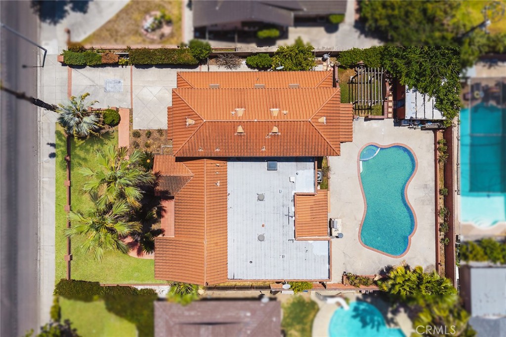 1135 S Santa Anita