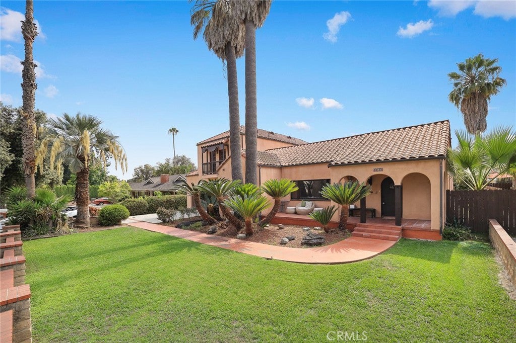 1135 S Santa Anita