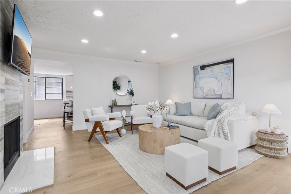 434 S Los Robles Avenue 4