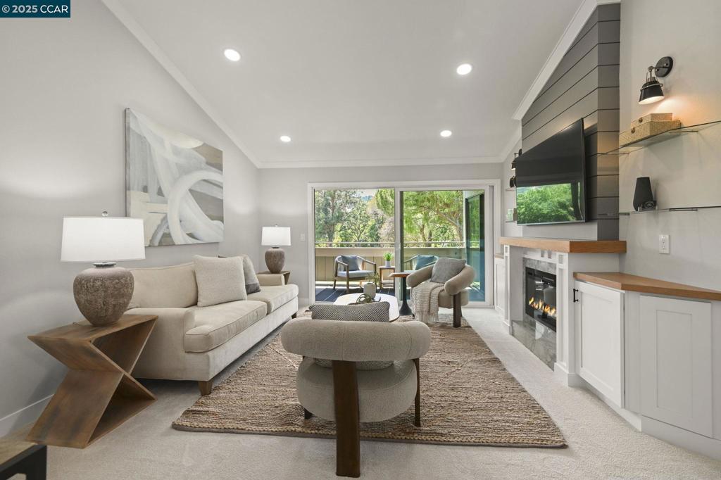 ROSSMOOR - Residential