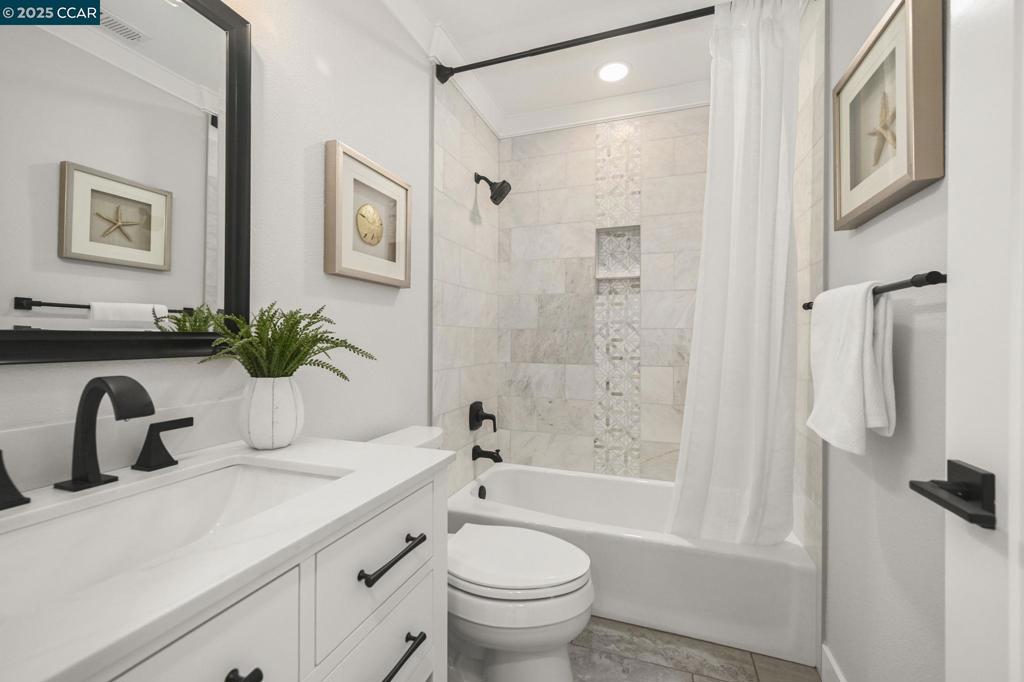 ROSSMOOR - Residential