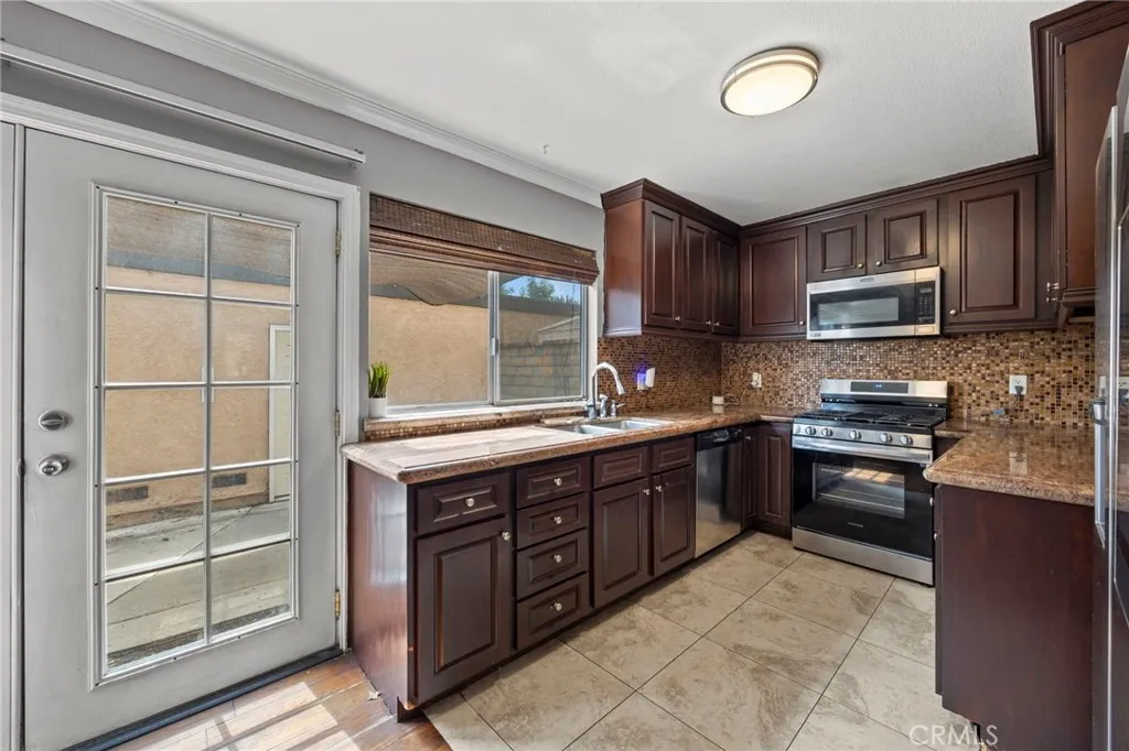 Riverside, California 92505, United States, 2 Bedrooms Bedrooms, ,2 BathroomsBathrooms,Residential,Active,198766