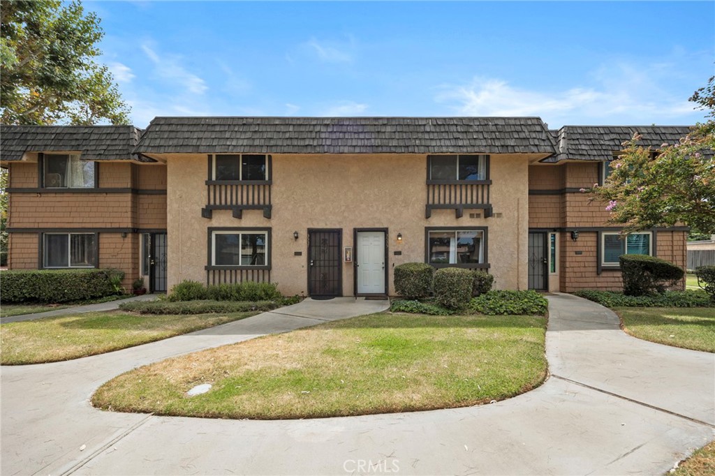 Welcome to an amazing opportunity to own in the desirable White Oak community of Riverside! Step into this charming 2-bedroom, 2-bath townhome featuring an open floor plan and beautiful hardwood flooring that flows into the kitchen. Enjoy the comfort of a recently installed air conditioning system with NEST thermostat for modern convenience. Relax/entertain in your own private patio, perfect for BBQs and family gatherings, with direct access to your huge 2-car garage. Just outside your unit, you’ll find the playground for the kids, beautiful sparkling pool, and did I almost forget to mention PET FRIENDLY for our fur babies!! Conveniently located near the 91 freeway, within walking distance to the famous Castle Park, and minutes from shopping centers like Galleria at Tyler, Target, LA Fitness, Kaiser Permanente, schools, parks, and many more attractions you have to come see yourself!! Whether you’re a first-time homebuyer or an investor looking to add to your rental portfolio, this townhome has it all.