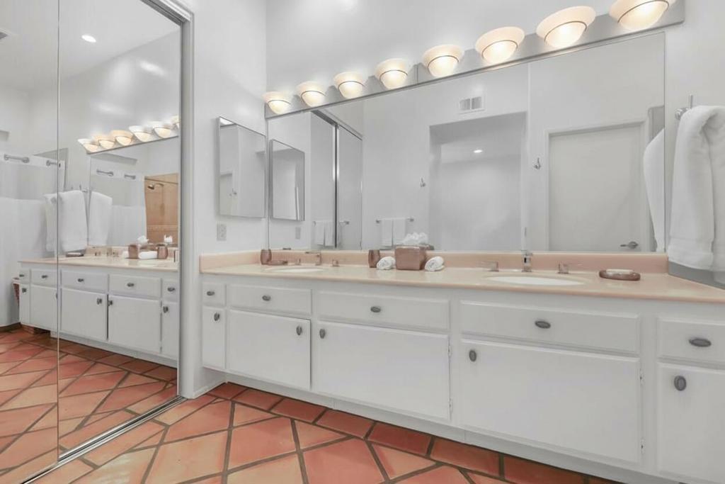 Santa Rosa Cove Coun - Residential