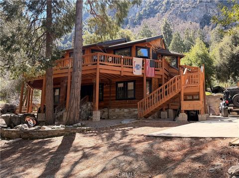 Photo of 39503 Prospect Dr, Forest Falls, CA 92339 (MLS # IG26050848)