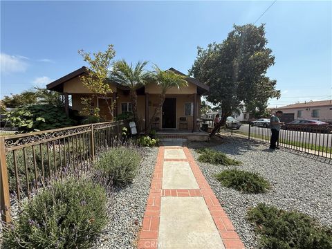 5304 Carmelita Avenue Maywood CA 90270