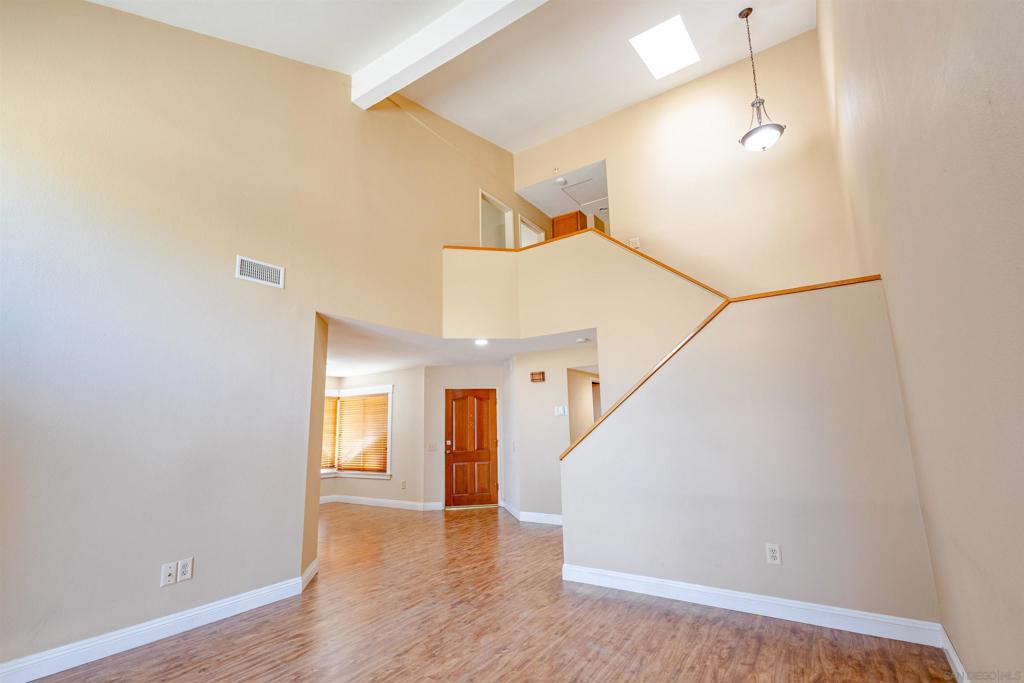 8672 Creekwood Ln