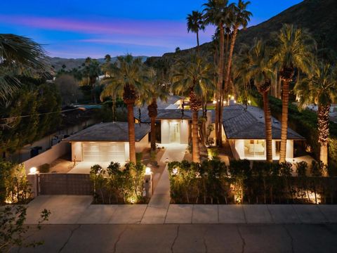 Photo of 443 W Merito Place, Palm Springs, CA 92262 (MLS # 219144596PS)